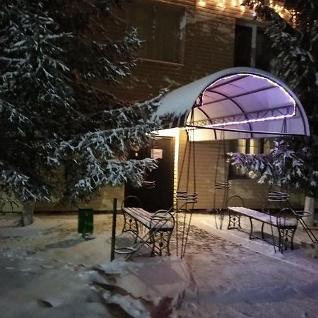 Hotel Gostynnyi Dvir Sharhorod Esterno foto
