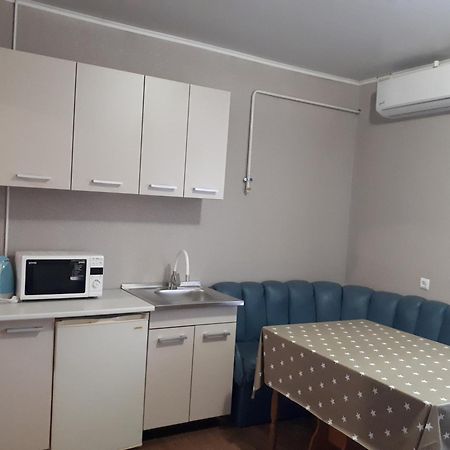 Hotel Gostynnyi Dvir Sharhorod Esterno foto