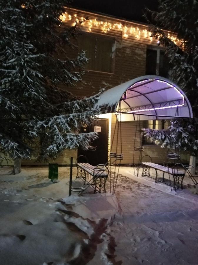 Hotel Gostynnyi Dvir Sharhorod Esterno foto