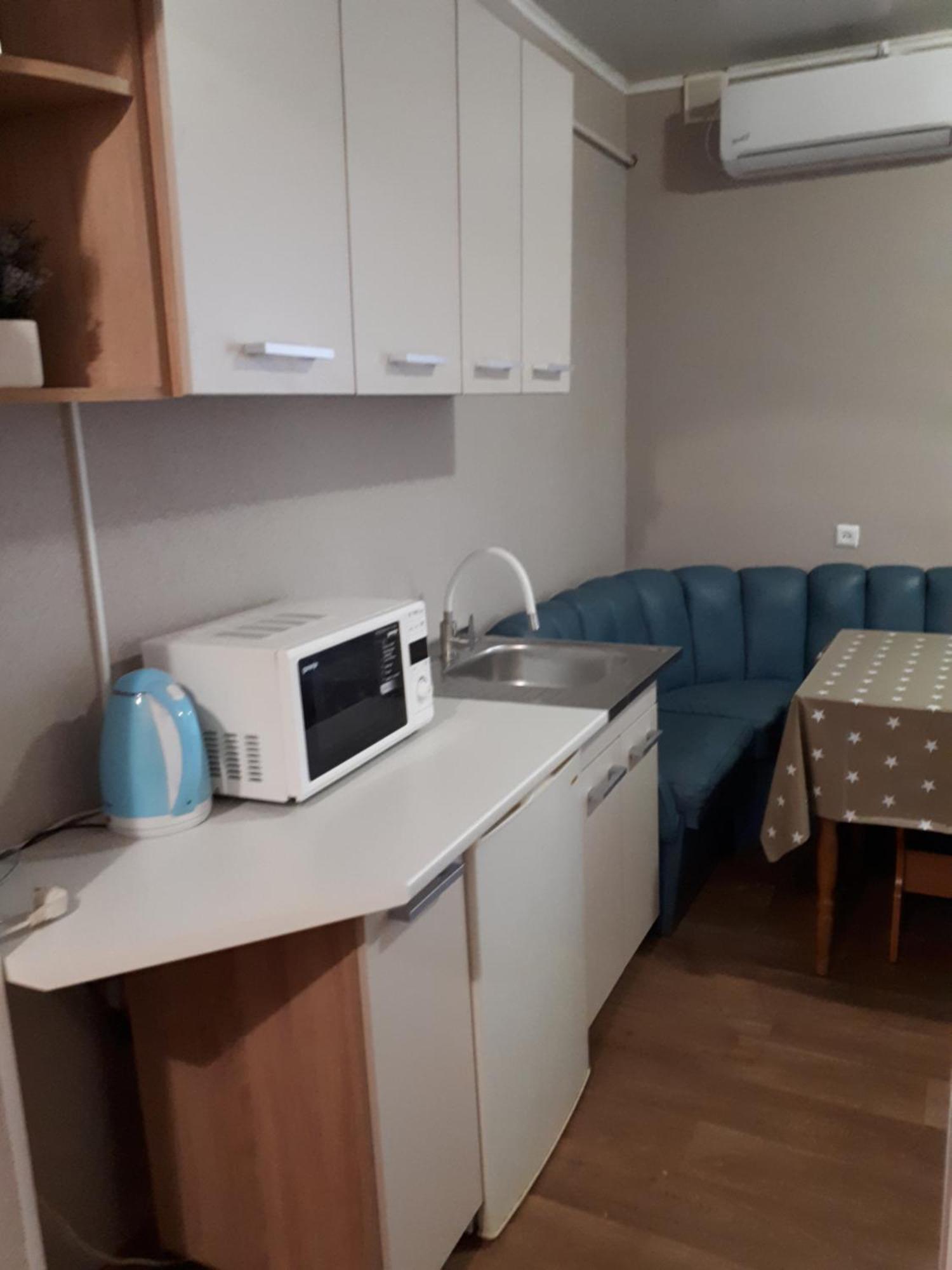 Hotel Gostynnyi Dvir Sharhorod Esterno foto